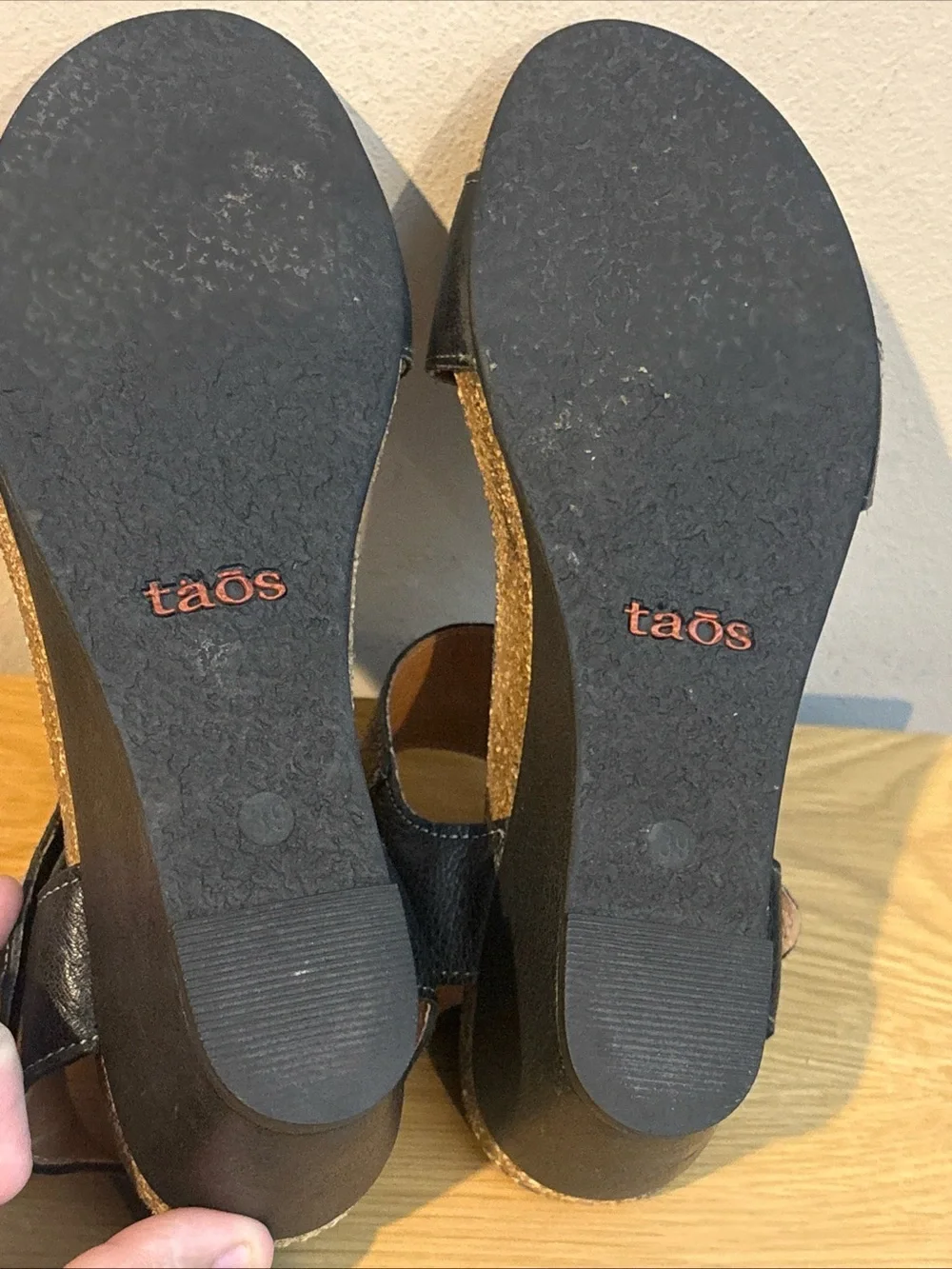 Taos Carousel 2 Leather Wedge Sandal Shoes Ankle Strap Black Size EU 39 US 8.5